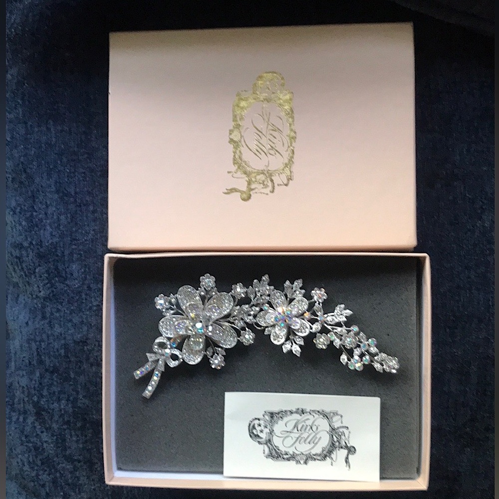Kirks Folly Brooches